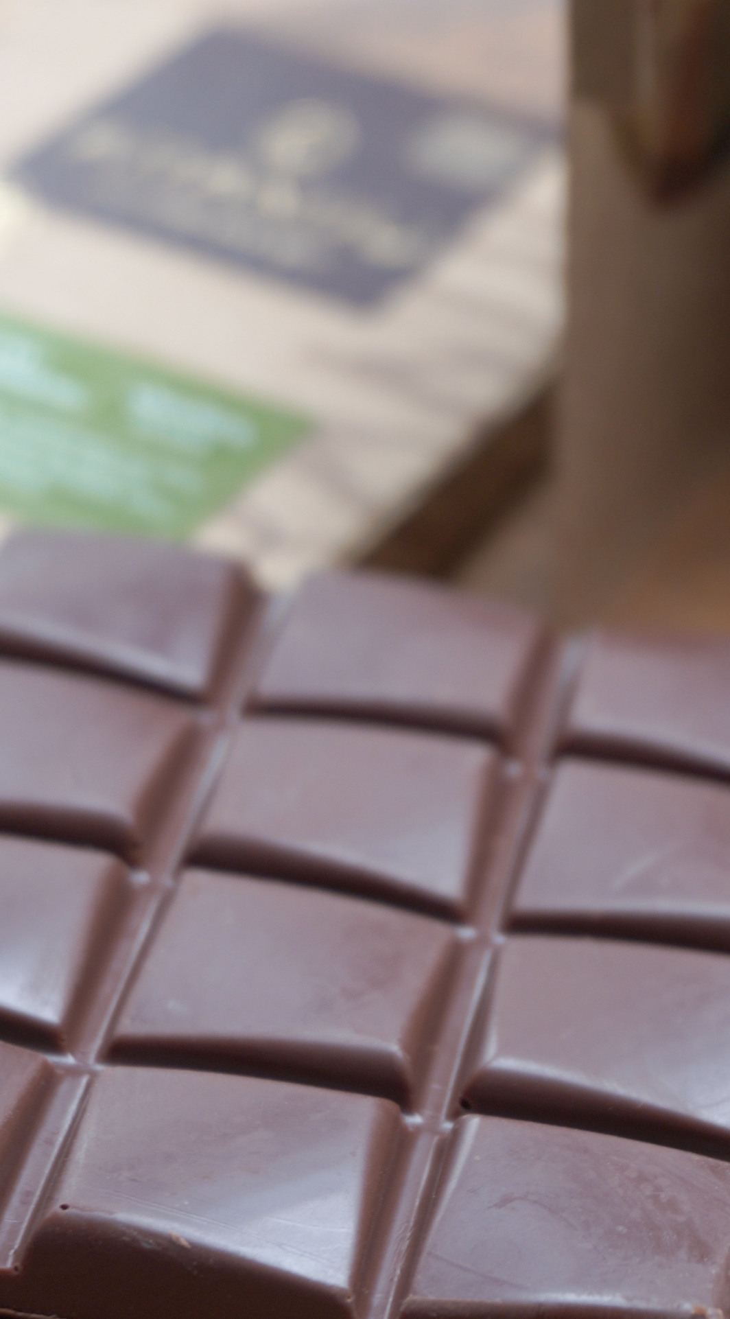 Chocolate 48% adoçado com tâmara (Vegano)